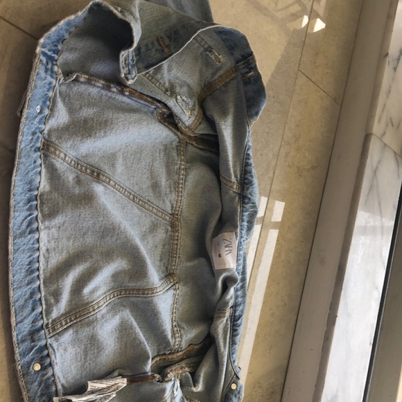 - Zara Blue Denim Jean Jacket Timeless Style - Picture 6 of 6